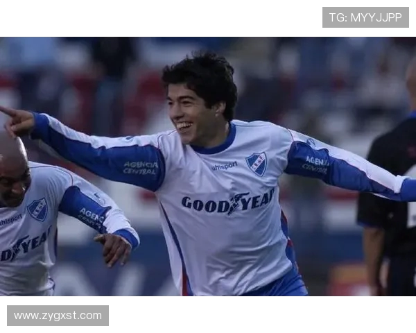 十年前今天苏亚雷斯巴萨首个帽子戏法助球队8-0大胜历史性一役